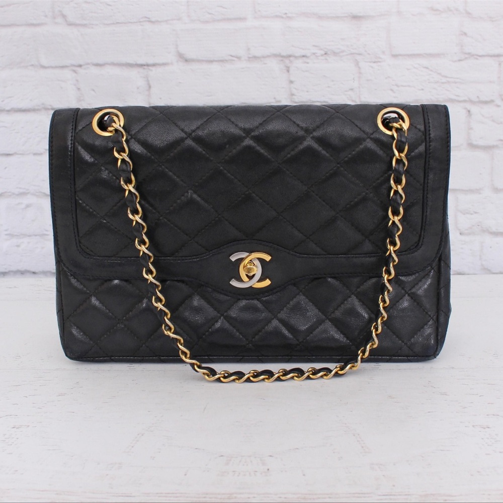 Chanel Black Quilted Shoulder Bag with Gold Chain